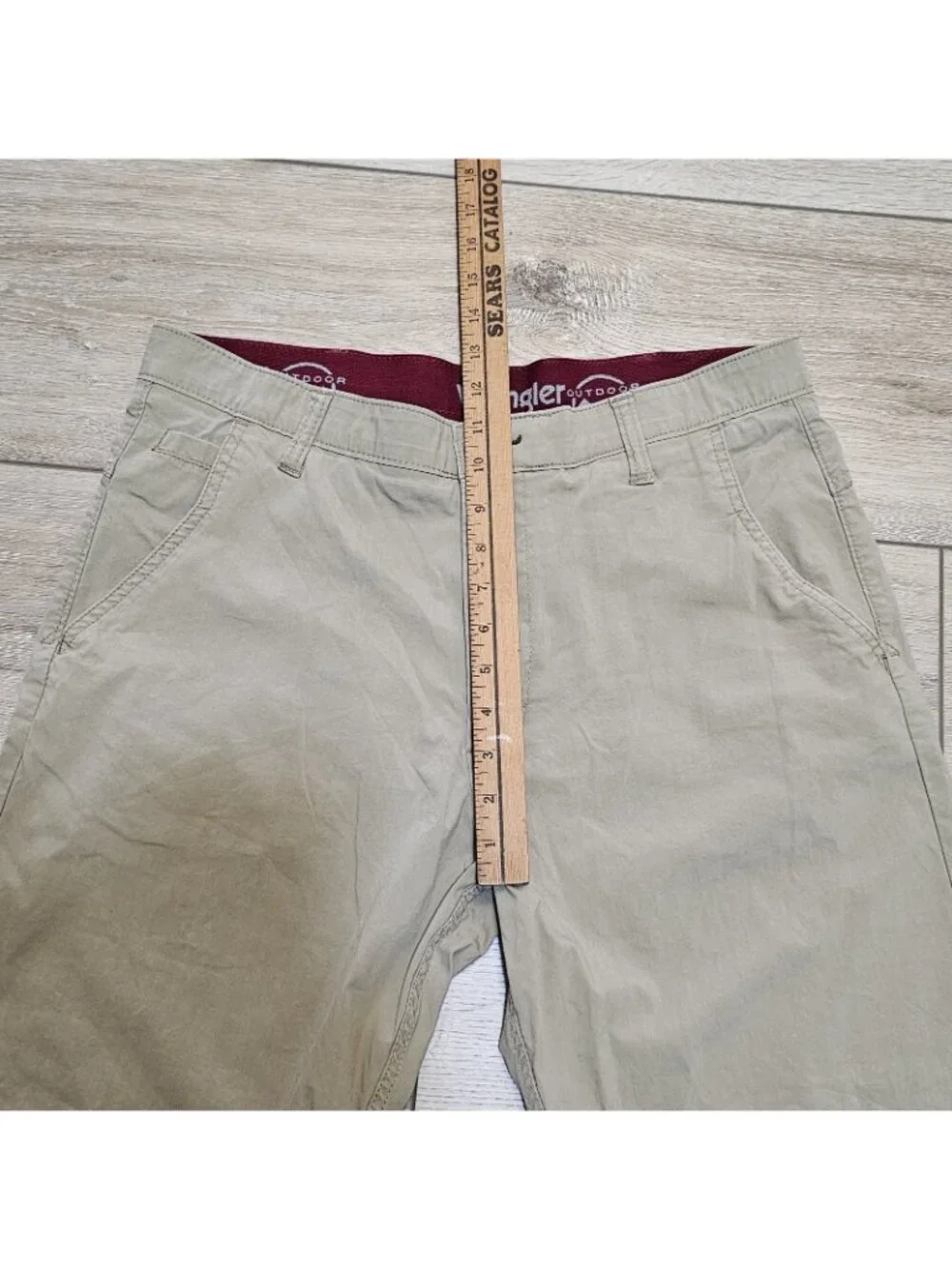 Wrangler Outdoor Shorts Mens Size 34 Beige Khaki Hiking Casual Comfort